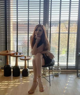 Mine Tugay feet photo thumbnail