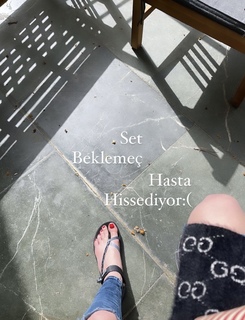 Mine Tugay feet photo thumbnail