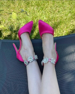 Mine Tugay feet photo thumbnail