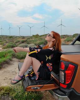 Mine Tugay feet photo thumbnail