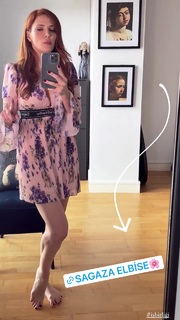 Mine Tugay feet photo thumbnail