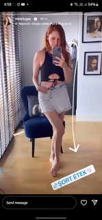 Mine Tugay feet photo thumbnail