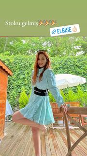 Mine Tugay feet photo thumbnail
