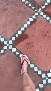 Mine Tugay feet photo thumbnail