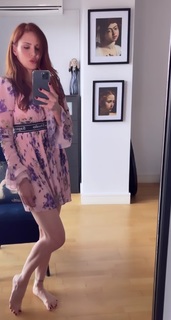 Mine Tugay feet photo thumbnail