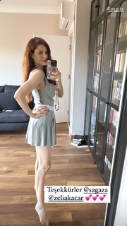 Mine Tugay feet photo thumbnail