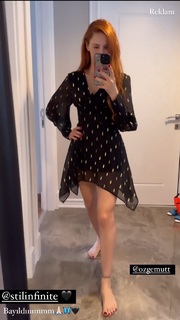 Mine Tugay feet photo thumbnail