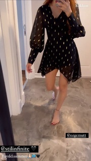 Mine Tugay feet photo thumbnail