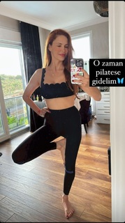 Mine Tugay feet photo thumbnail