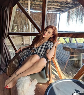Mine Tugay feet photo thumbnail