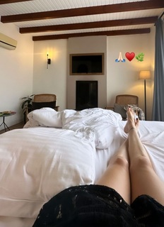 Mine Tugay feet photo thumbnail