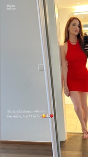 Mine Tugay feet photo thumbnail