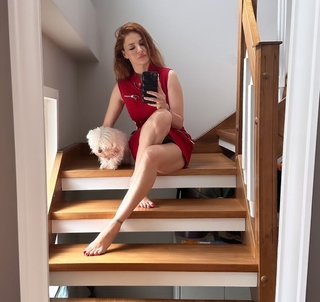 Mine Tugay feet photo thumbnail