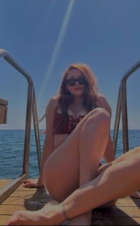 Mine Tugay feet photo thumbnail
