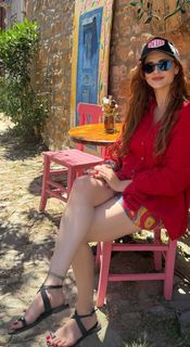 Mine Tugay feet photo 6