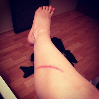 Mine Tugay feet photo thumbnail