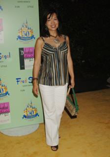 Ming-Na Wen feet photo thumbnail