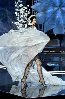 Ming Xi feet photo 5