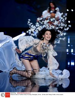 Ming Xi feet photo 18