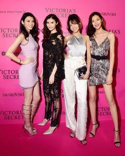 Ming Xi feet photo 16