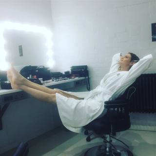 Mini Anden feet photo thumbnail