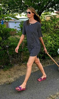 Mini Anden feet photo thumbnail