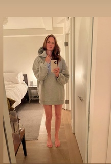 Mini Anden feet photo thumbnail