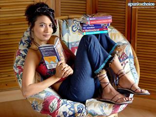 Mini Mathur feet photo 6