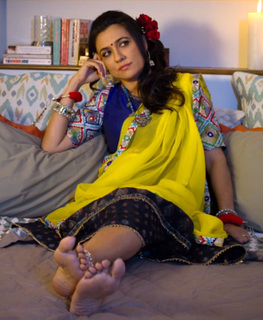Mini Mathur feet photo 16