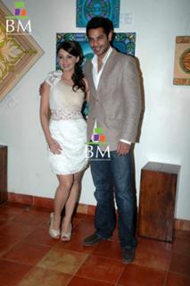 Minissha Lamba feet photo thumbnail