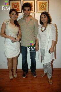 Minissha Lamba feet photo thumbnail