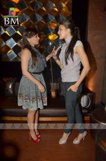 Minissha Lamba feet photo thumbnail