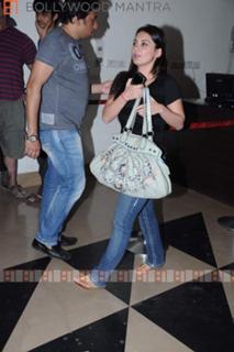 Minissha Lamba feet photo thumbnail