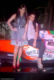 Minissha Lamba feet photo thumbnail