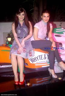 Minissha Lamba feet photo thumbnail