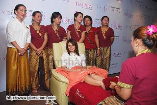 Minissha Lamba feet photo thumbnail