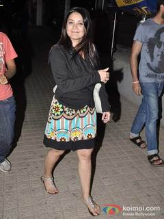 Minissha Lamba feet photo thumbnail