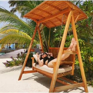 Minissha Lamba feet photo thumbnail