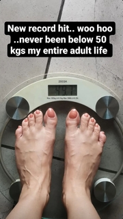 Minissha Lamba feet photo thumbnail