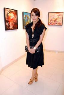 Minissha Lamba feet photo thumbnail