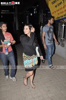 Minissha Lamba feet photo thumbnail