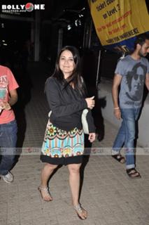 Minissha Lamba feet photo thumbnail