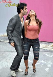 Minissha Lamba feet photo thumbnail