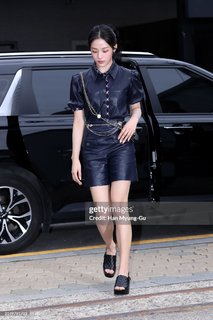 Minji Kim feet photo thumbnail