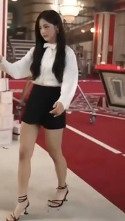 Minji Kim feet photo thumbnail