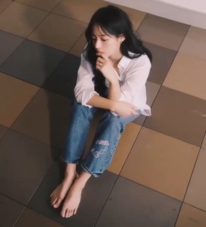 Minji Kim feet photo thumbnail