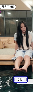Minji Kim feet photo thumbnail