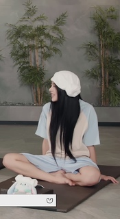 Minji Kim feet photo thumbnail