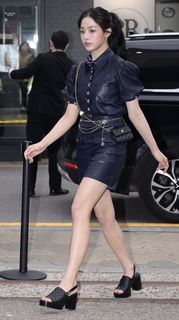 Minji Kim feet photo thumbnail