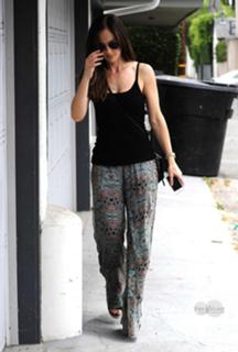Minka Kelly feet photo thumbnail